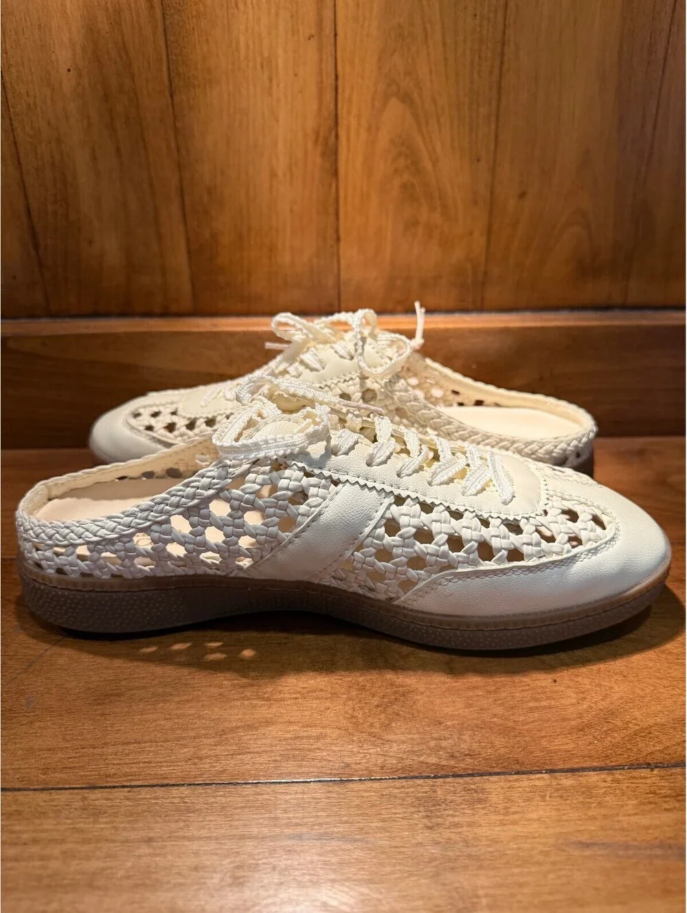 New Camila Codolo White Woven Leather Slip-On Sneakers Women's Size 8